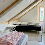Renovated Boathouse From 1960 By The Sea In Boroya *