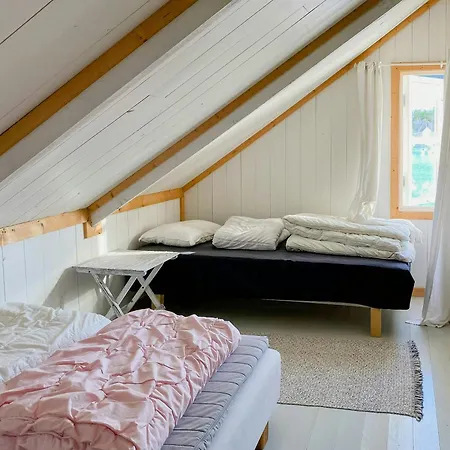 Renovated Boathouse From 1960 By The Sea In Boroya *