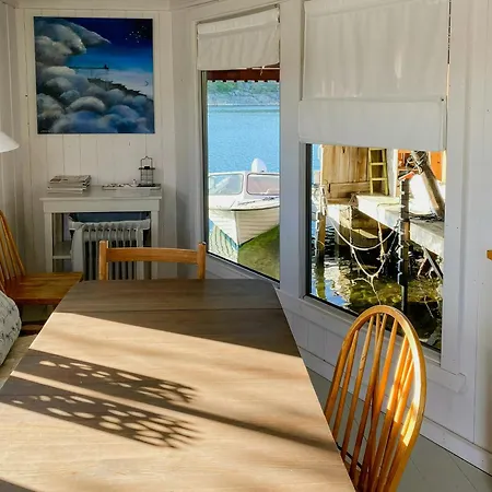 Renovated Boathouse From 1960 By The Sea In Boroya