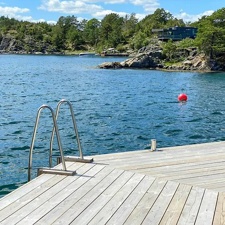 Renovated Boathouse From 1960 By The Sea In Boroya Tvedestrand